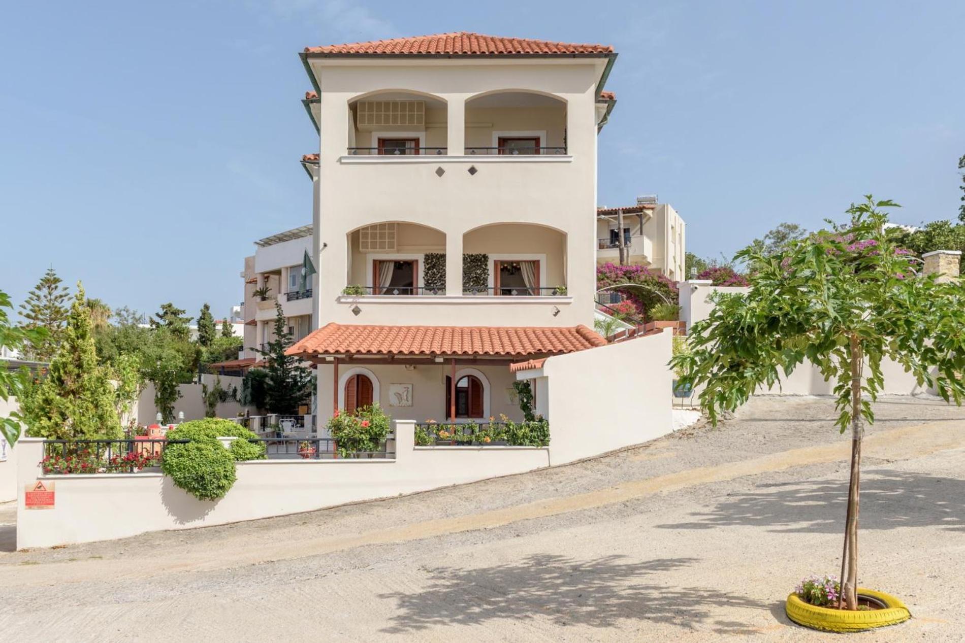 Villa Araucaria - Private Pool, Jacuzzi, Sea View 레팀노 외부 사진